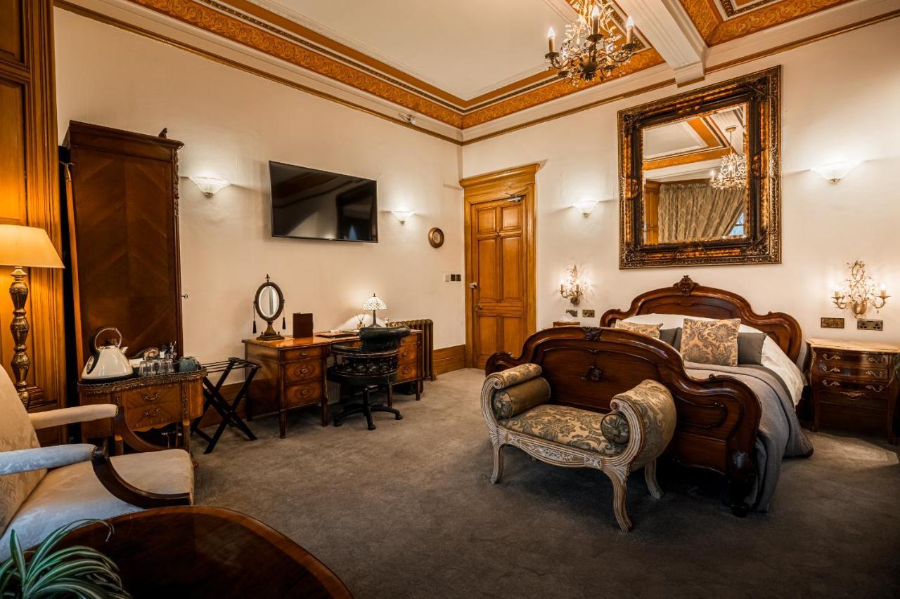 Suite Signature